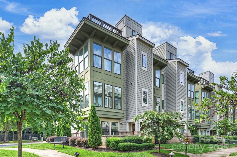 220 Uptown West Dr, Charlotte, NC 28208