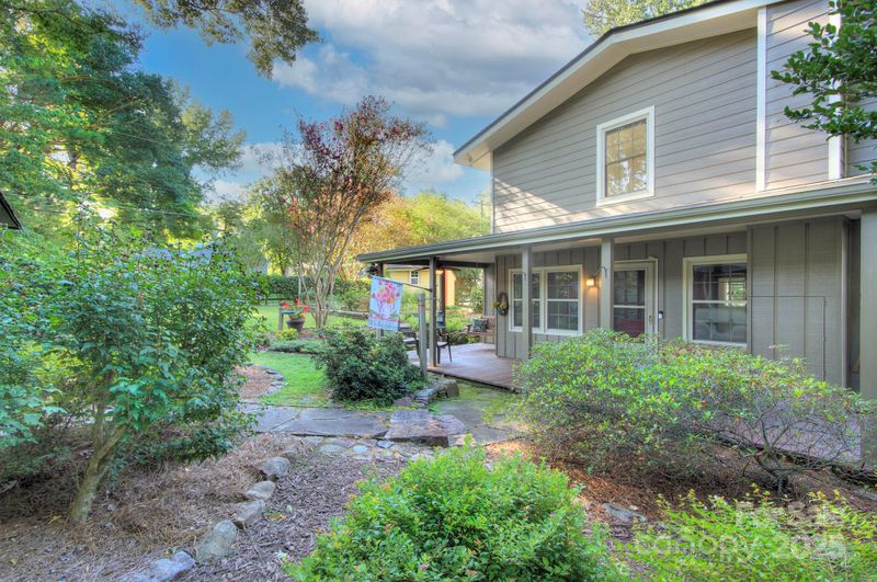 2825 Spring Valley Rd, Charlotte, NC 28210
