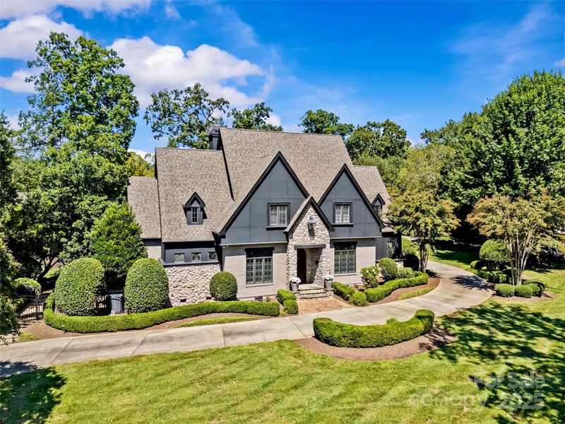 2130 Ferncliff Rd, Charlotte, NC 28211