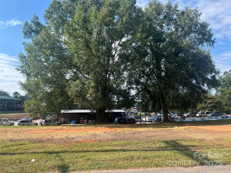 00 E 13th St #2, Newton, NC 28658