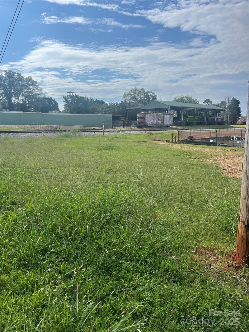 00 E 13th St #3, Newton, NC 28658