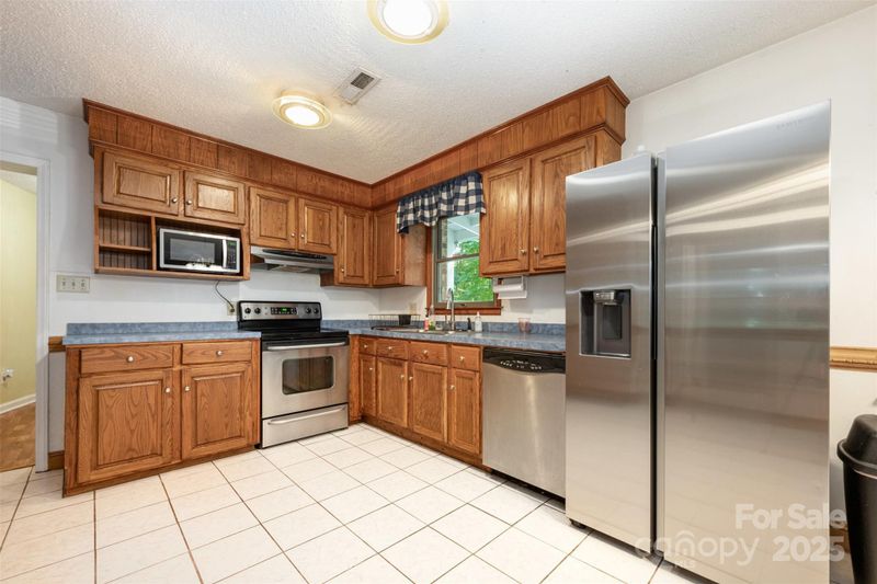 5733 Simpson Rd, Charlotte, NC 28216