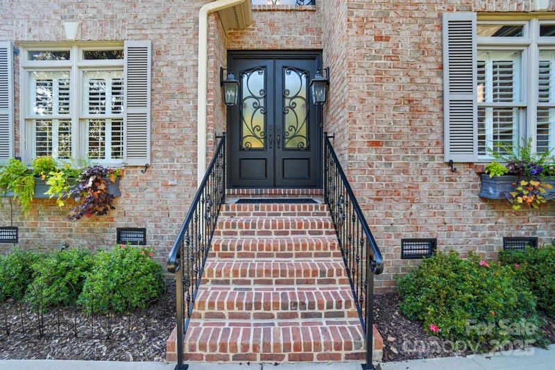 6768 Lynrose Ct, Charlotte, NC 28226