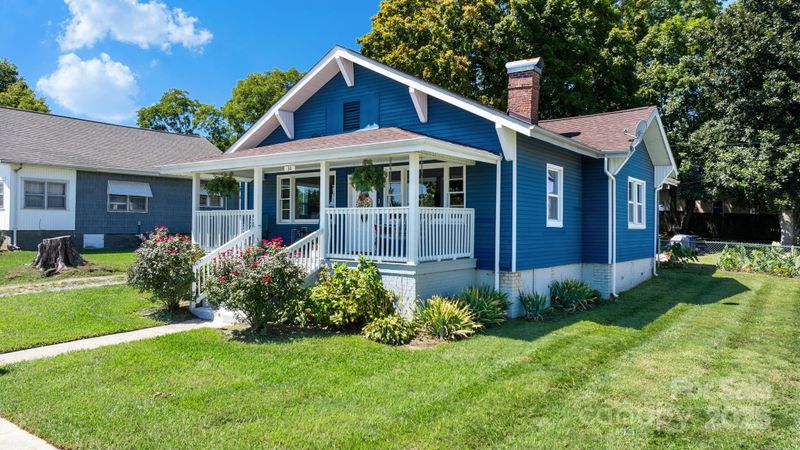 30 17th St SE, Hickory, NC 28602