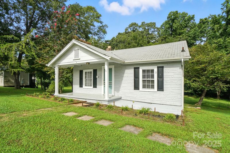 509 Park Cir, Lowell, NC 28012