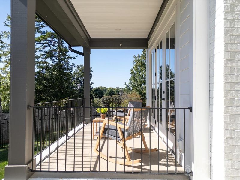 5511 Fairview Rd, Charlotte, NC 28209
