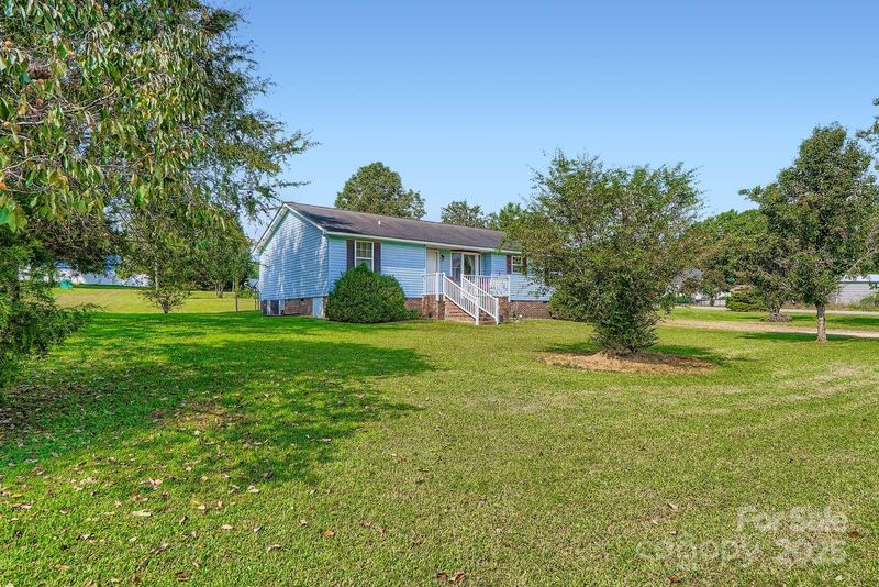 7785 Crestwood Dr, Kannapolis, NC 28081