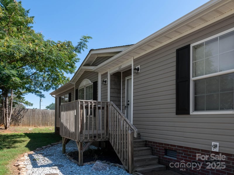 107 White Ridge Ln, Cleveland, NC 27013