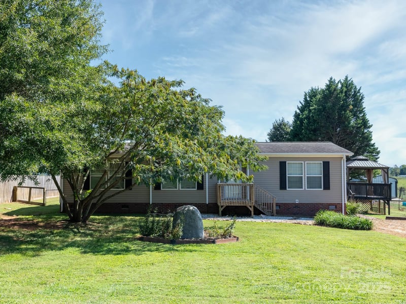 107 White Ridge Ln, Cleveland, NC 27013