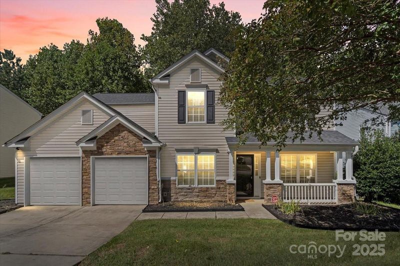2008 Waters Trail Dr, Charlotte, NC 28216