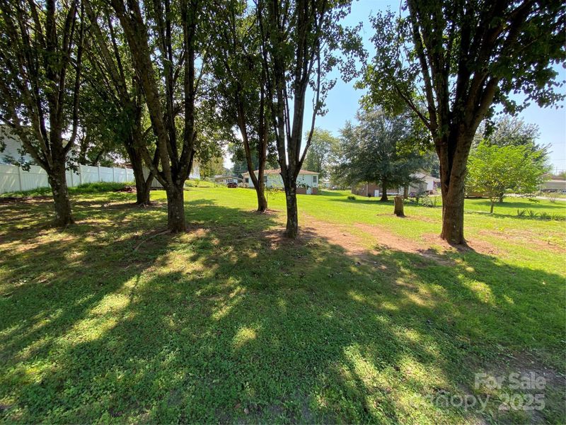 2842 1st Ave NW, Hickory, NC 28601
