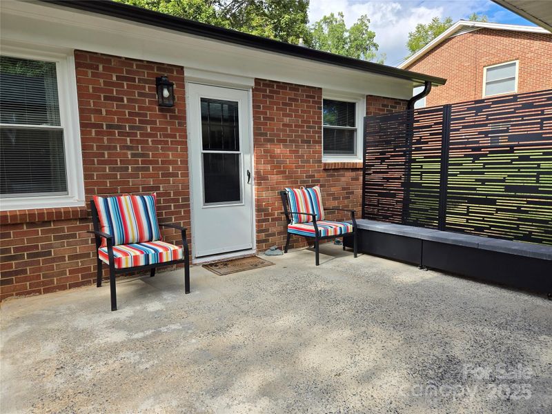 1061 12th Ave NW, Hickory, NC 28601