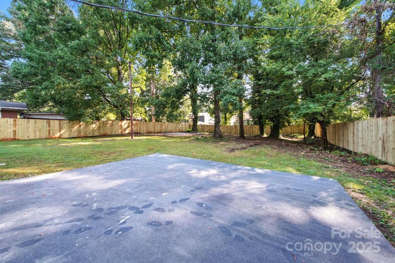 830 Log Cabin Rd, Charlotte, NC 28213