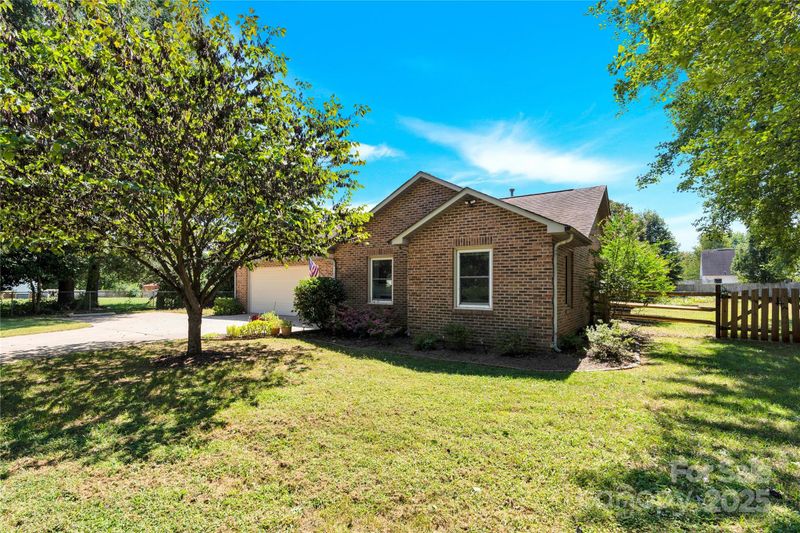 1807 Clear Hill Ct, Monroe, NC 28110