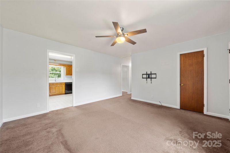 508 E John St, Matthews, NC 28105