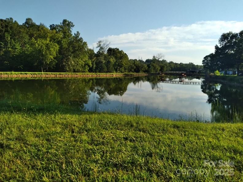 426B E N St, Newton, NC 28658