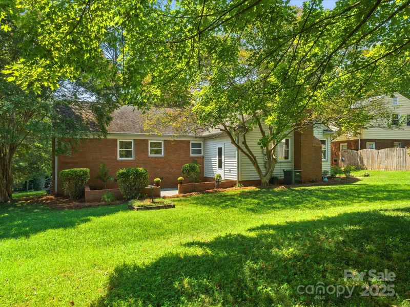 6141 Wheeler Dr, Charlotte, NC 28211