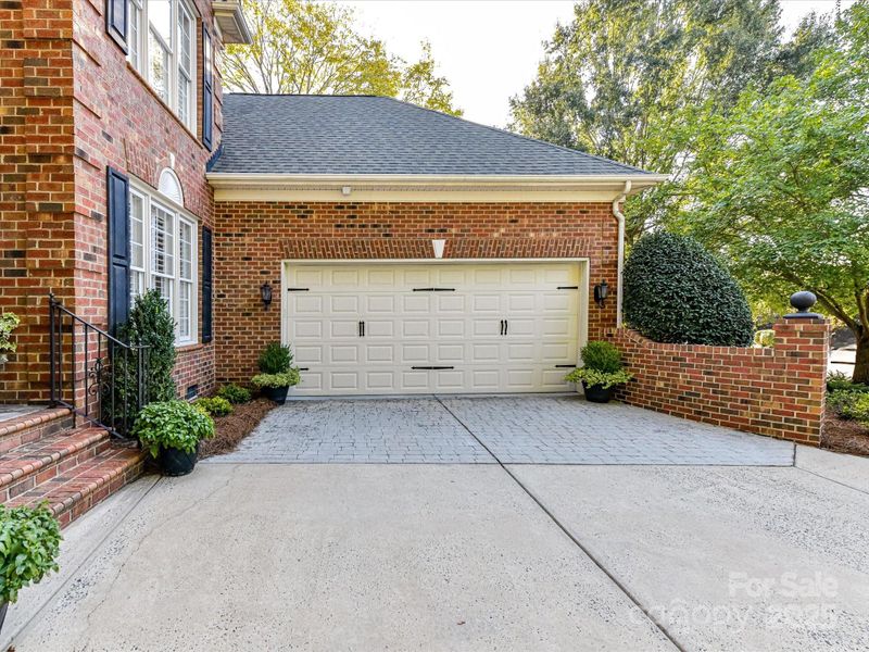 12017 James Richard Dr, Charlotte, NC 28277