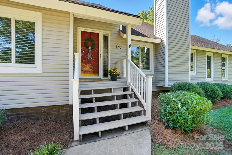 1136 Cameo Ct, Charlotte, NC 28270