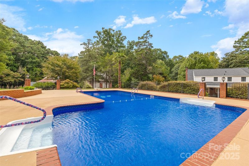 666 Twin Lakes Rd, Rock Hill, SC 29732