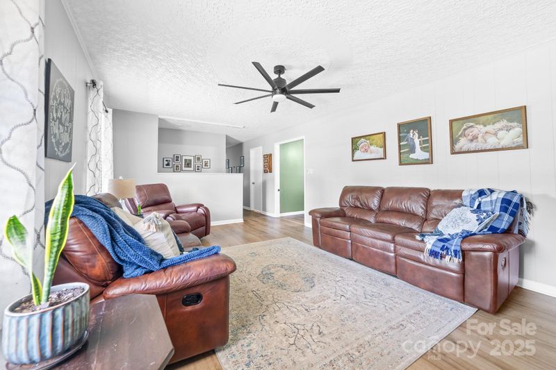 2671 Surrey Dr, Lincolnton, NC 28092
