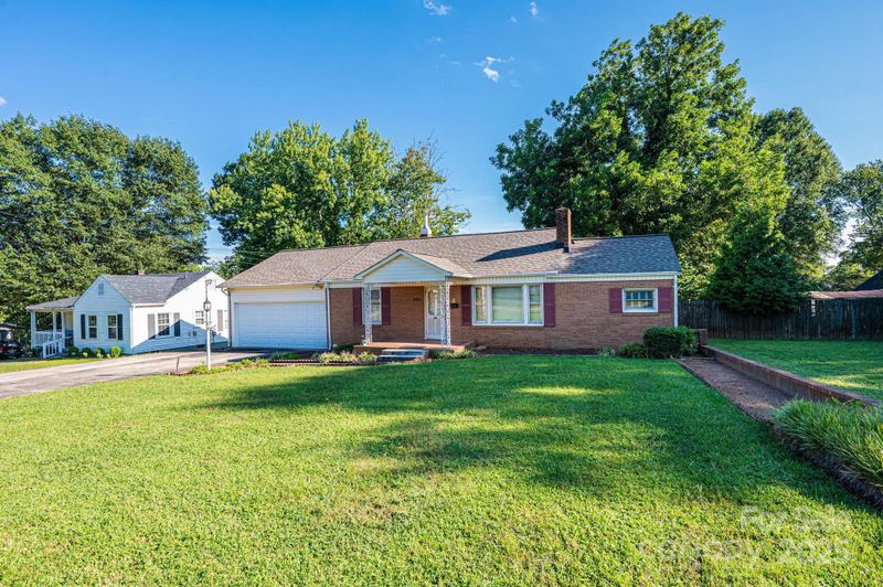 1837 5th Ave SW, Hickory, NC 28602