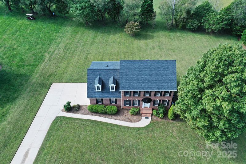 4063 Rainbow Hills Dr, Hickory, NC 28602