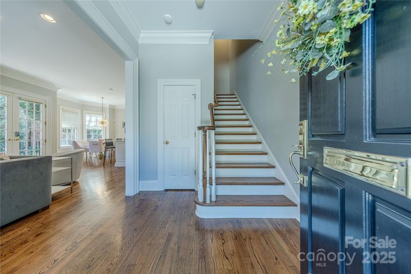 1103 S Kings Dr, Charlotte, NC 28207