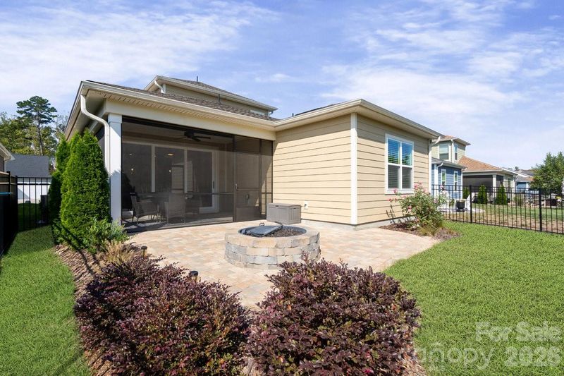 6096 Pier Dr, Denver, NC 28037