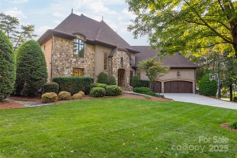 18843 Flat Shoals Dr, Cornelius, NC 28031