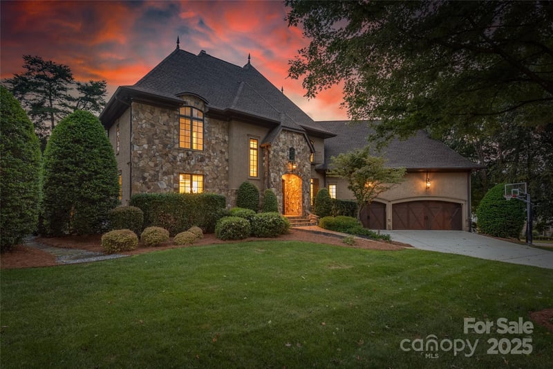 18843 Flat Shoals Dr, Cornelius, NC 28031