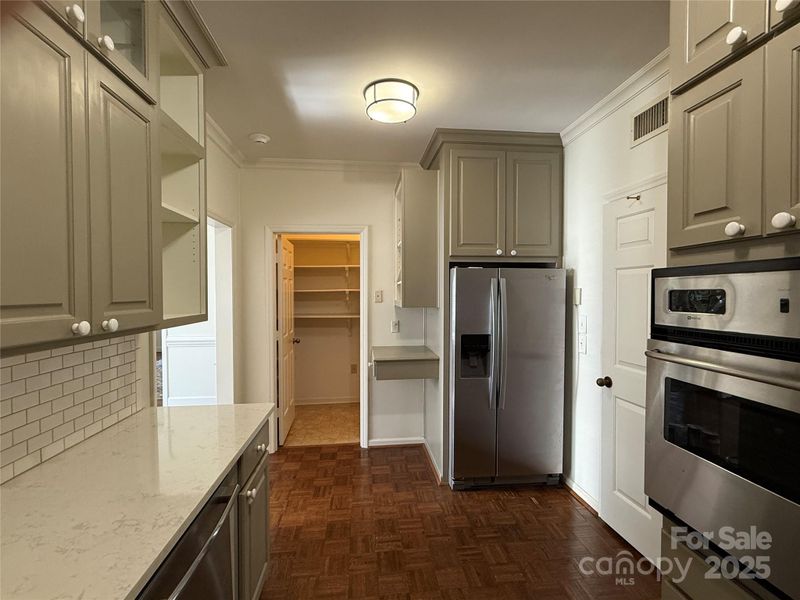 856 Cherokee Rd, Charlotte, NC 28207