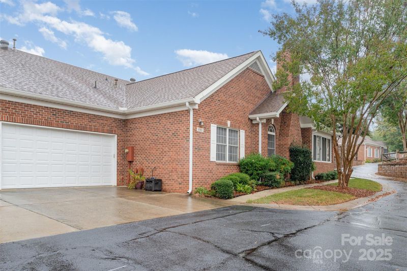 8543 Windsor Ridge Dr, Charlotte, NC 28277