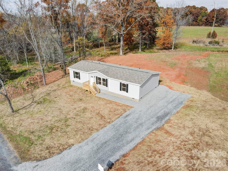 516 Lake Mullis Rd, Harmony, NC 28634