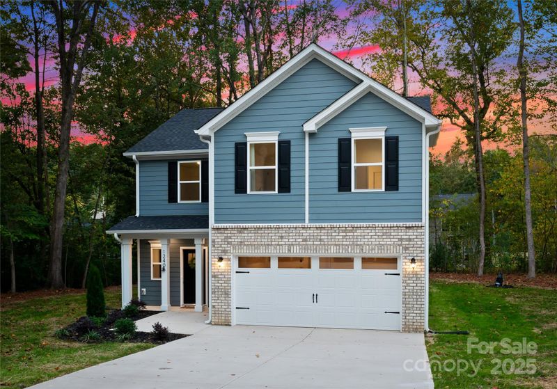 9709 Forest Dr, Charlotte, NC 28216
