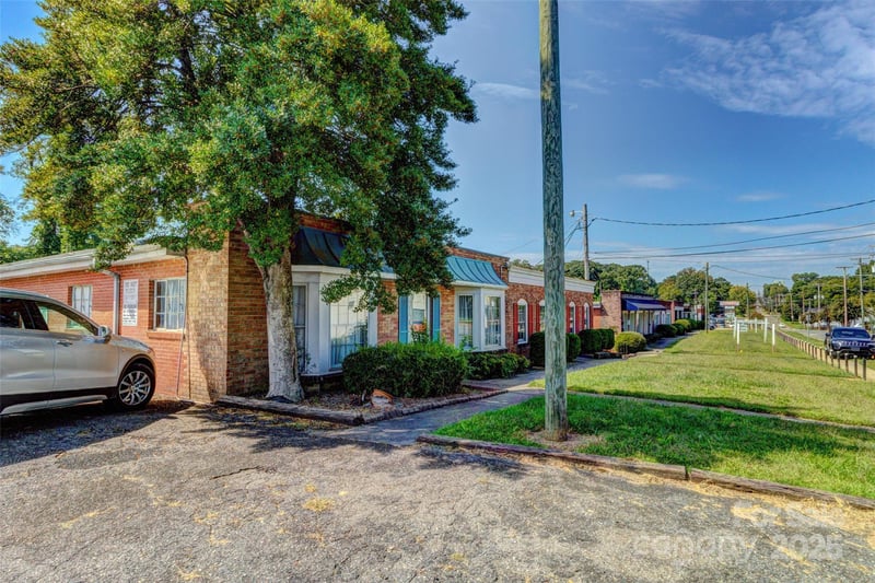 617 E 2nd Ave, Gastonia, NC 28054