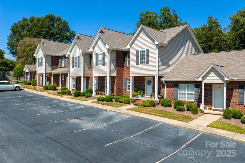 1102 22nd St NE #604, Hickory, NC 28601