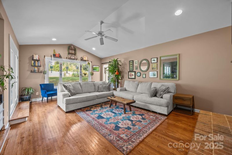 7001 Pleasant Dr, Charlotte, NC 28211
