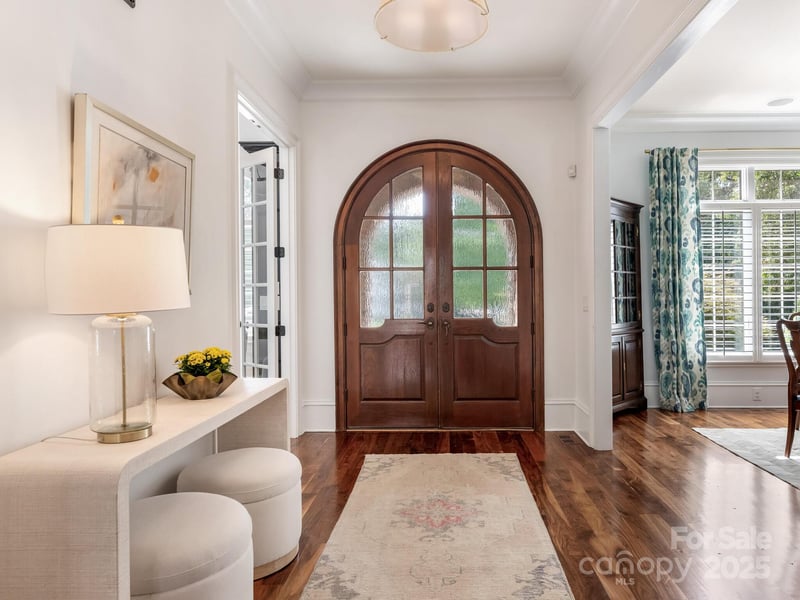 2101 Radcliffe Ave, Charlotte, NC 28207