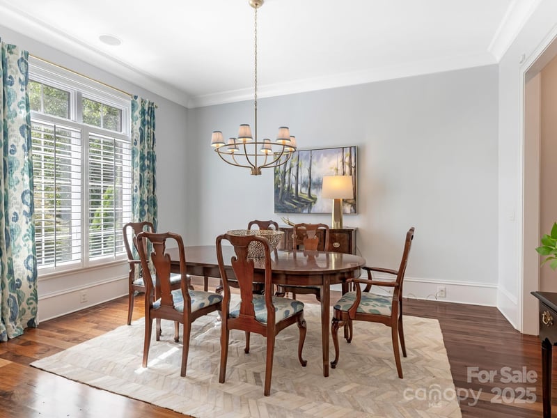 2101 Radcliffe Ave, Charlotte, NC 28207