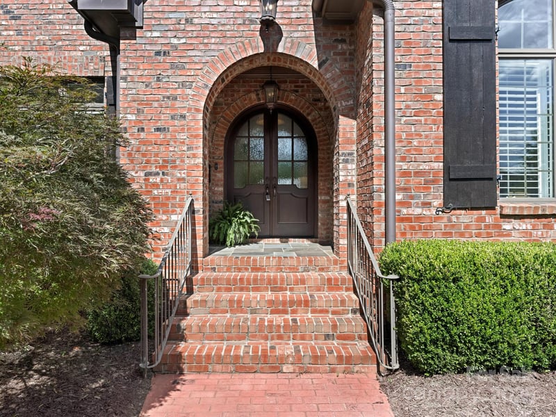 2101 Radcliffe Ave, Charlotte, NC 28207