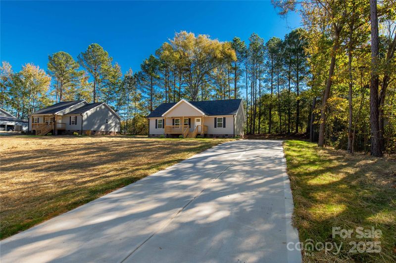 1369 Mack Dr, Mcconnells, SC 29726