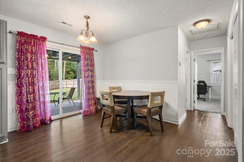 11601 Calgary Dr, Charlotte, NC 28215