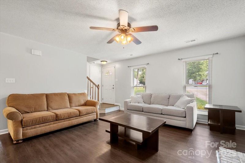 11601 Calgary Dr, Charlotte, NC 28215