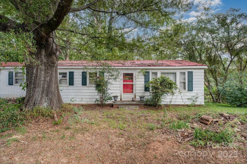 1345 28th St SW, Hickory, NC 28602