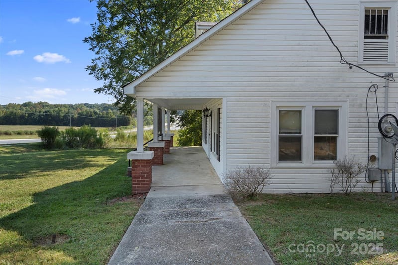 4601 Mooresville Rd, Kannapolis, NC 28081