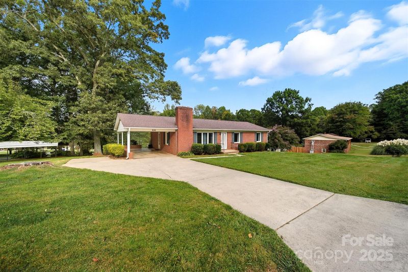 210 7th Avenue Pl SW, Conover, NC 28613
