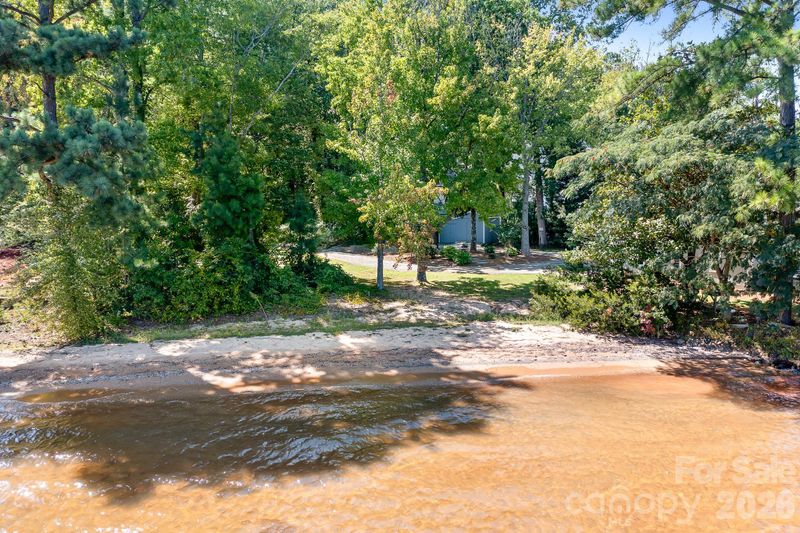 8293 Luckey Point Rd, Denver, NC 28037