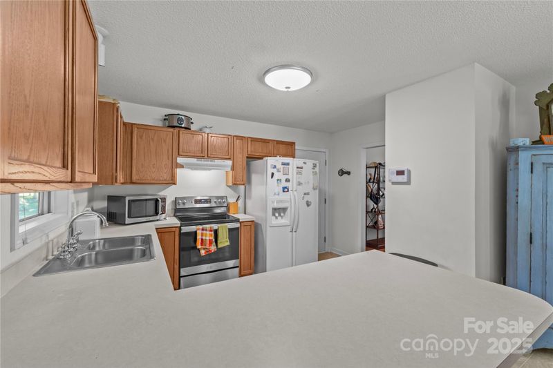4553 Brave Ave, Maiden, NC 28650