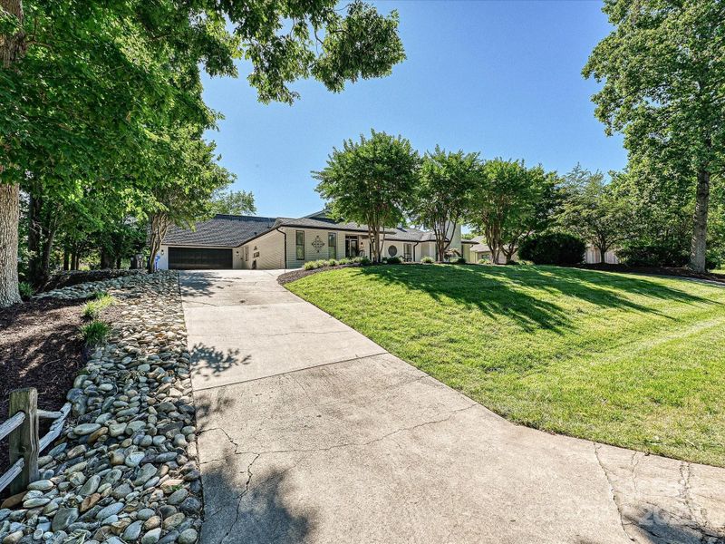 169 Spring Run Dr, Mooresville, NC 28117